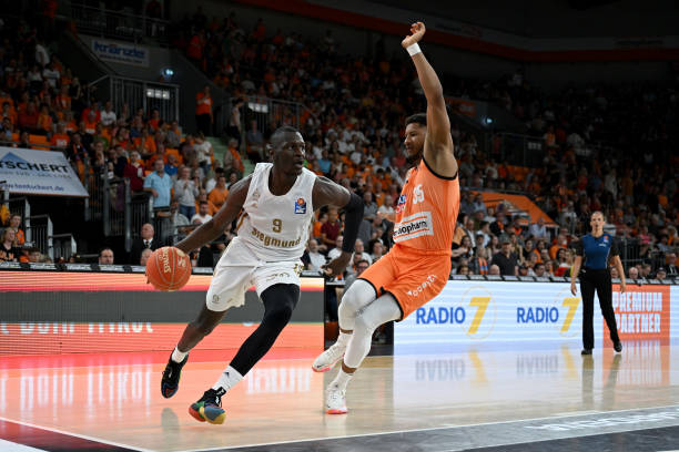 在激烈的 在激烈的