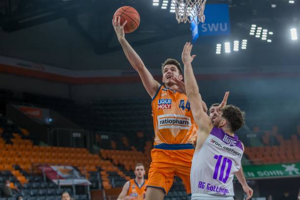 论的中心 论的中心