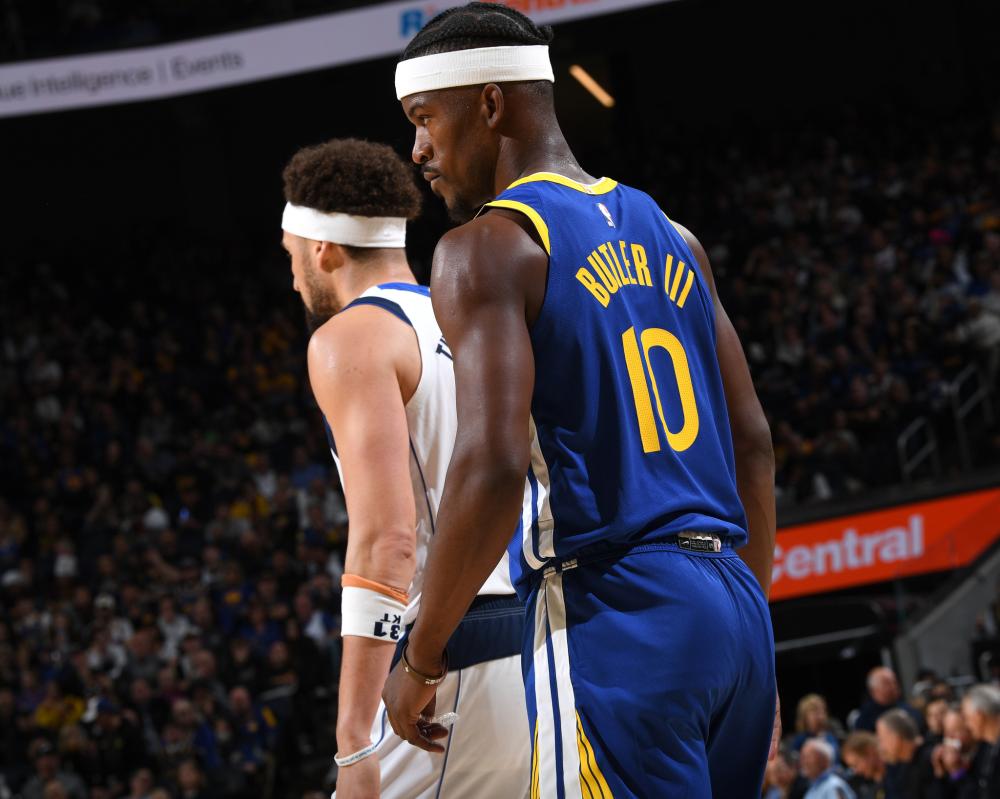 期就并肩作 期就并肩作