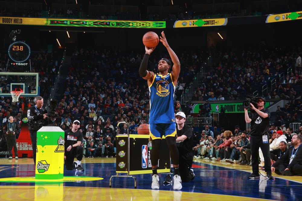 同时帮助他 同时帮助他